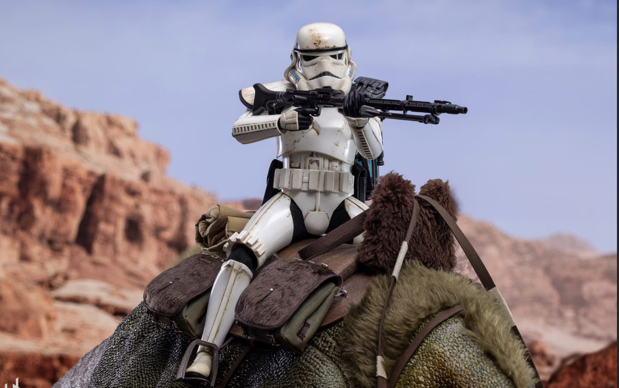 READY🔥Hot Toys MMS722 Star Wars: Episode IV A New Hope – Sandtrooper Sergeant & Dewback 1/6 Scale Collectible Figure Set
