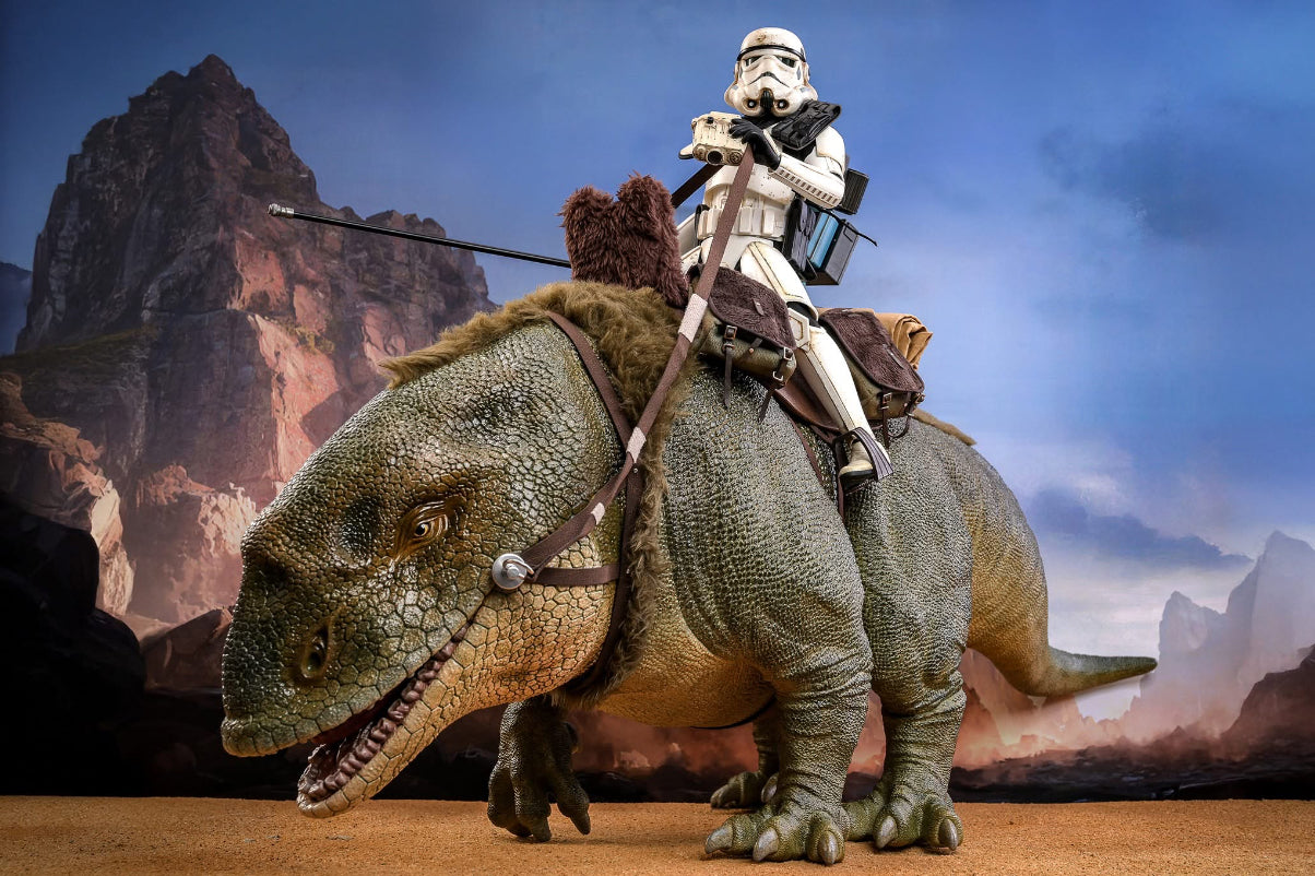 READY🔥Hot Toys MMS722 Star Wars: Episode IV A New Hope – Sandtrooper Sergeant & Dewback 1/6 Scale Collectible Figure Set