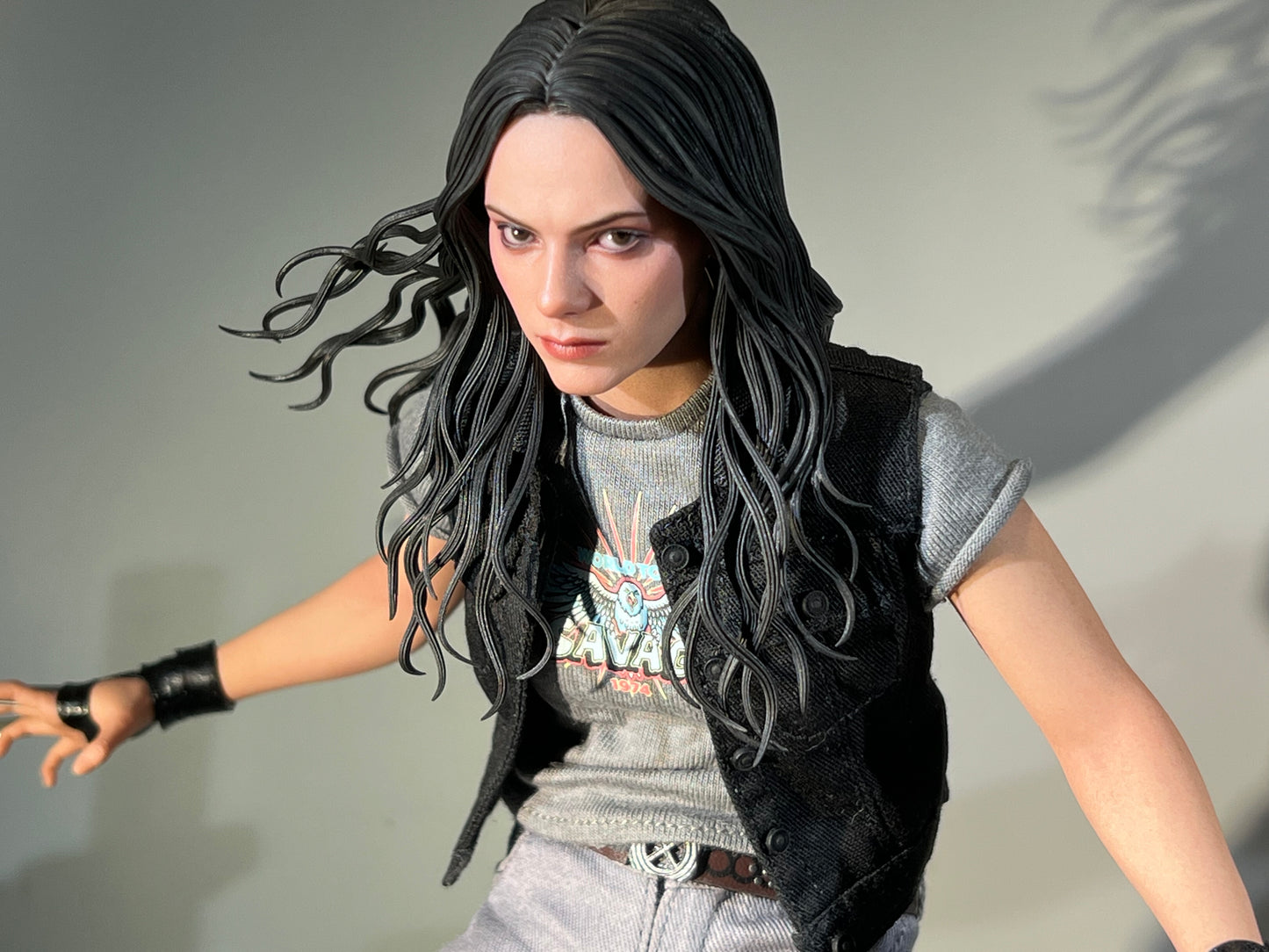 Preorderš„Hot Toys MMS781 X-23 Marvel Deadpool and Wolverine X23 1/6 Scale Collectible Figure