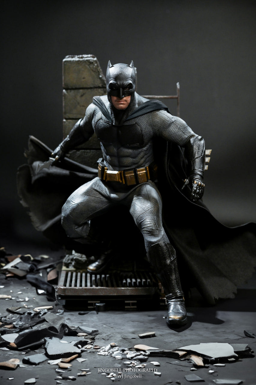 READY🔥Hot Toys MMS732 Batman v Superman: Dawn of Justice - 1/6th scale Batman (2.0) Collectible Figure (Deluxe Version)