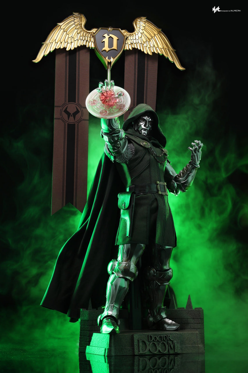 READY🔥Hot Toys CMS022B Marvel Comics 1/6th Scale Doctor Doom Collectible Figure Special Edition