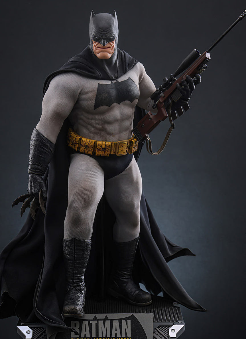 Preorderš„Hot Toys CMS024 DC Comic Batman The Dark Knight Returns Batman 1/6 Scale Collectible Figure