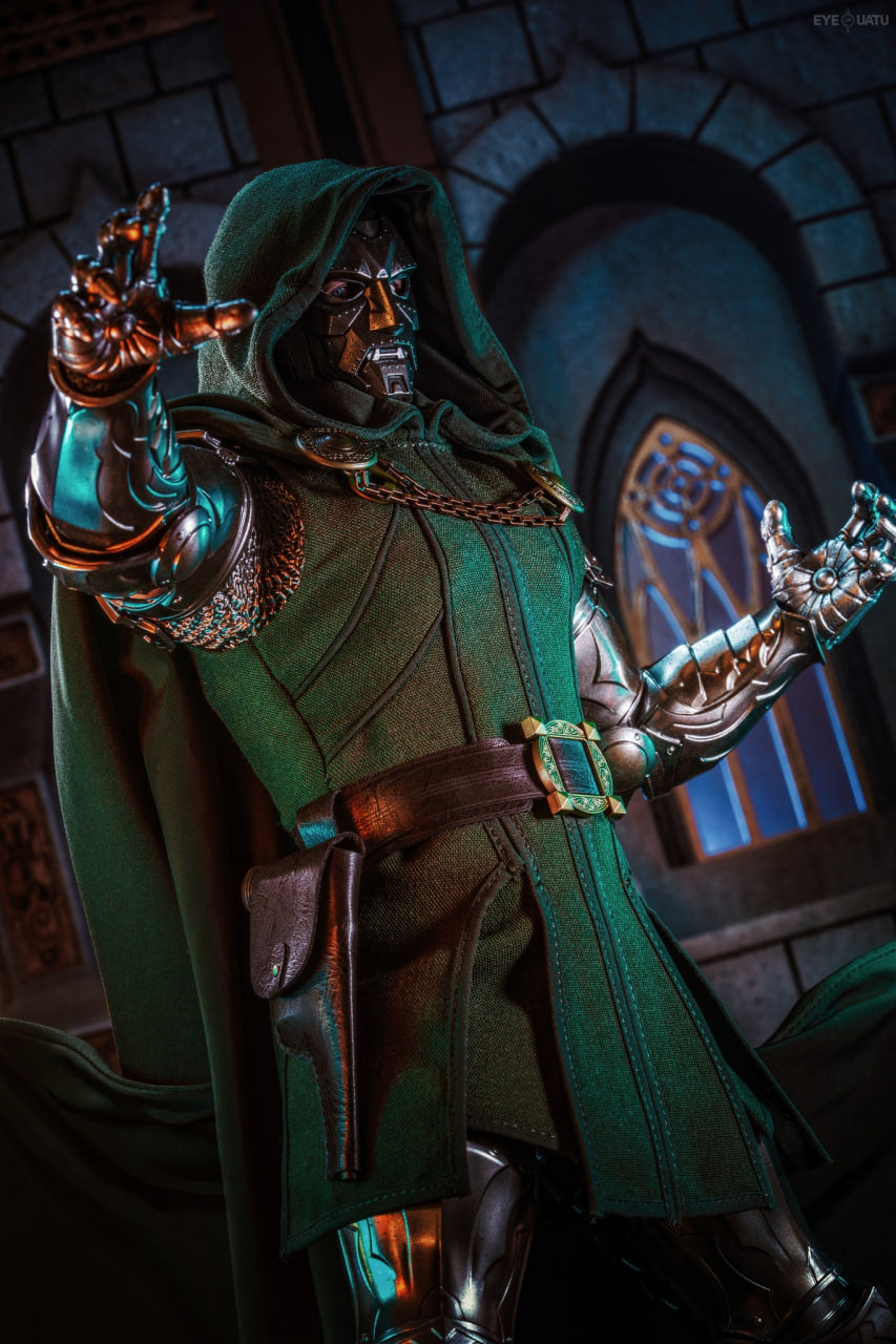 READY🔥Hot Toys CMS022B Marvel Comics 1/6th Scale Doctor Doom Collectible Figure Special Edition