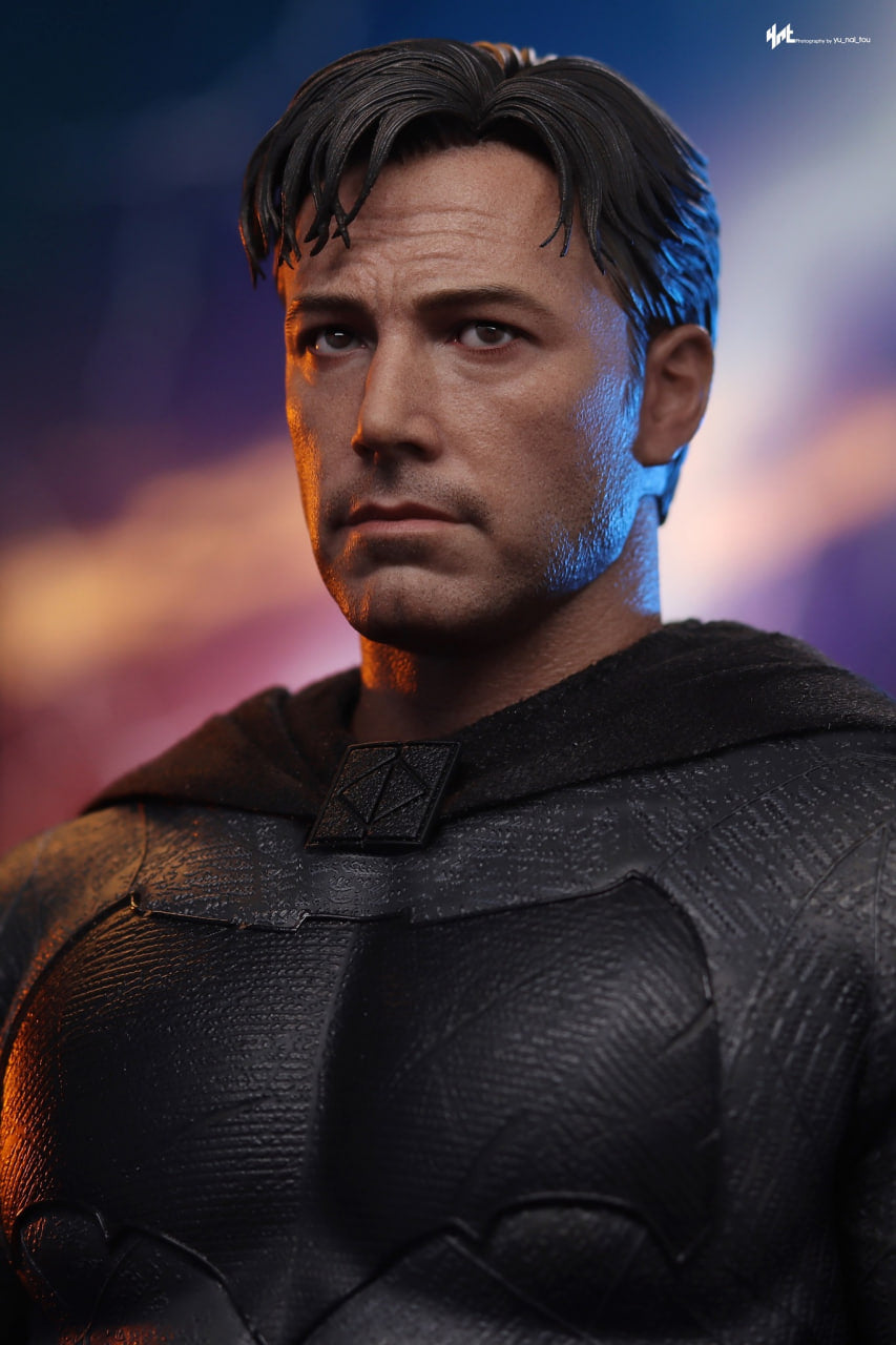 READY🔥Hot Toys MMS732 Batman v Superman: Dawn of Justice - 1/6th scale Batman (2.0) Collectible Figure (Deluxe Version)