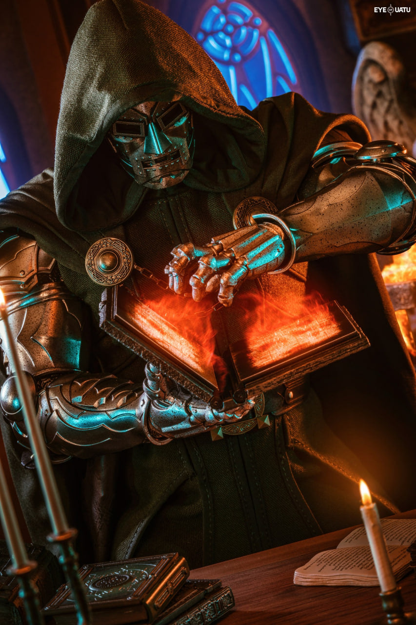 READY🔥Hot Toys CMS022B Marvel Comics 1/6th Scale Doctor Doom Collectible Figure Special Edition