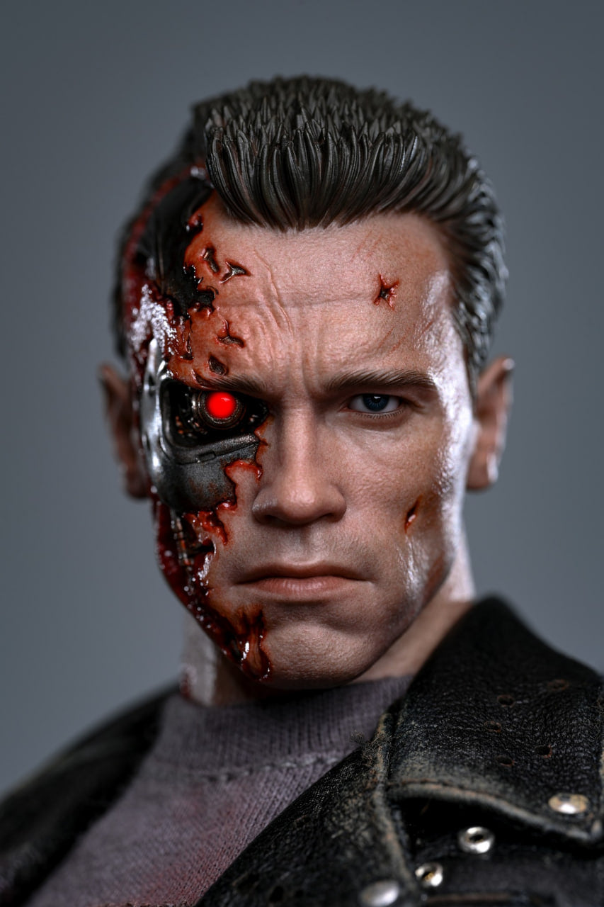 🔥Hot Toys DX46 Terminator 2: Judgment Day T-800 (Battle Damaged Version 2.0) 1/6th scale Collectible Figure