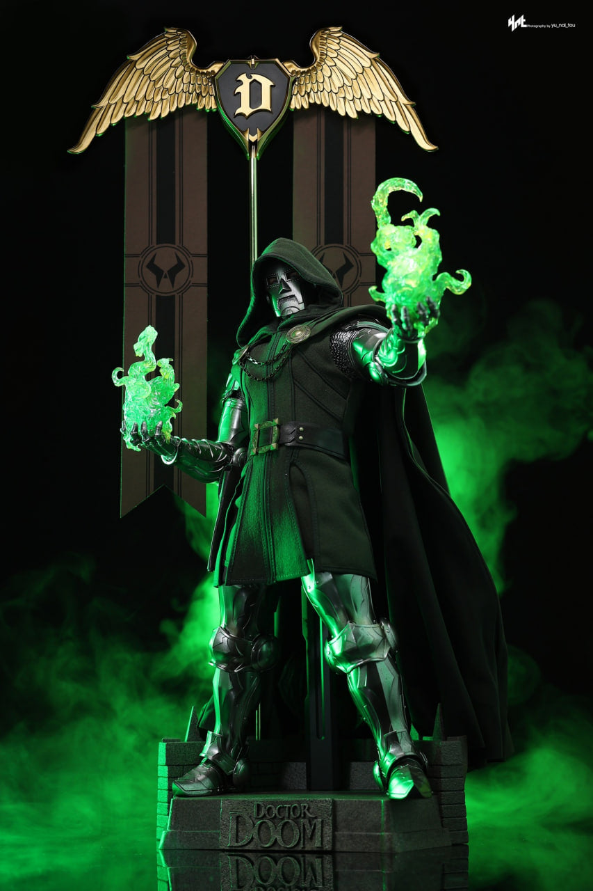 READY🔥Hot Toys CMS022B Marvel Comics 1/6th Scale Doctor Doom Collectible Figure Special Edition