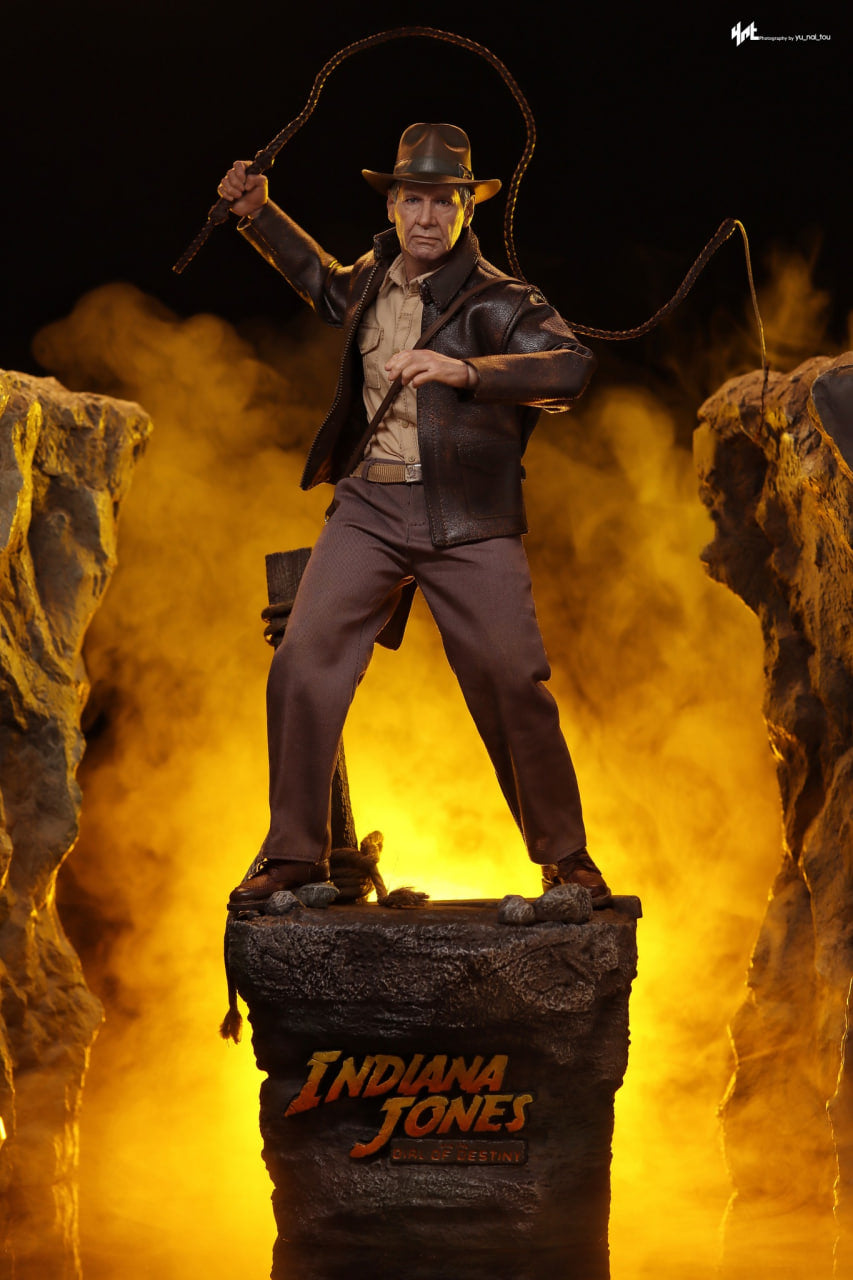 READY🔥Hot Toys MMS717 Indiana Jones and the Dial of Destiny – Indiana Jones (Deluxe Version)