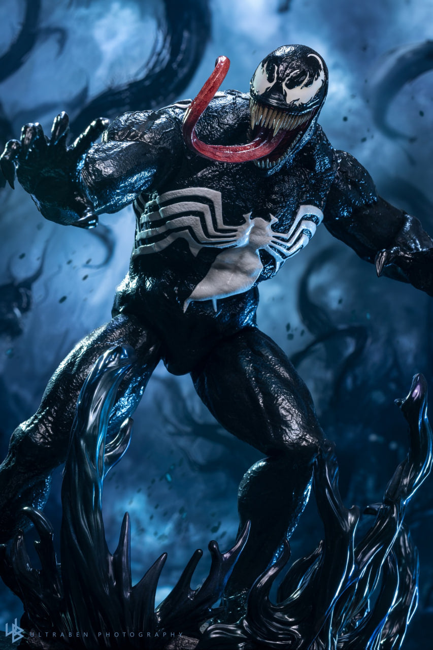 READY🔥Hot Toys CMS023 Marvel Comics Venom 1/6th Scale Collectible Figure