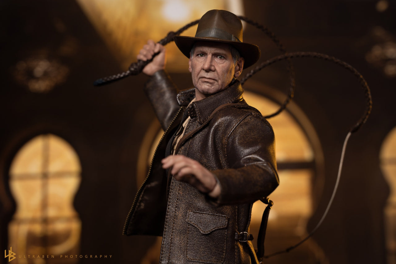 READY🔥Hot Toys MMS717 Indiana Jones and the Dial of Destiny – Indiana Jones (Deluxe Version)