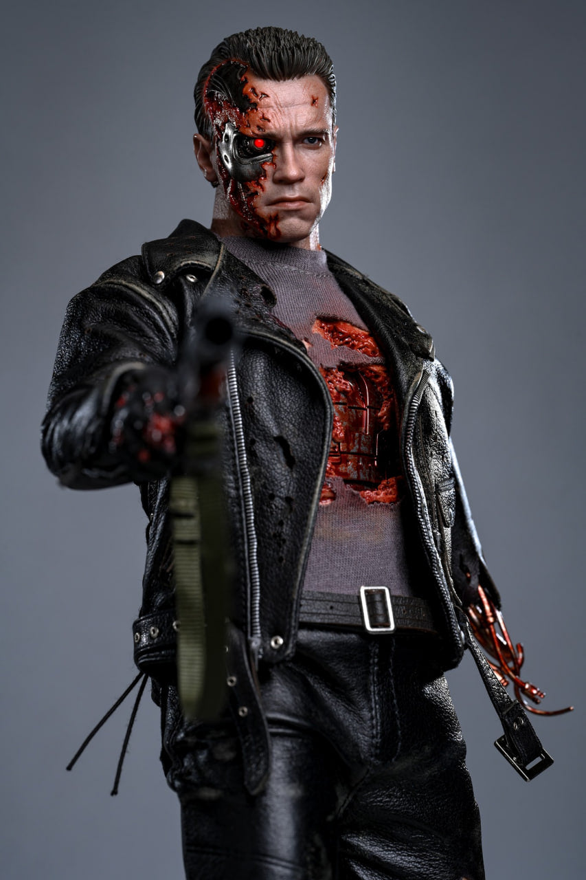 🔥Hot Toys DX46 Terminator 2: Judgment Day T-800 (Battle Damaged Version 2.0) 1/6th scale Collectible Figure