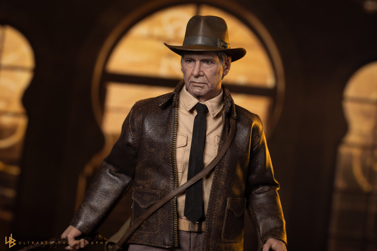 READY🔥Hot Toys MMS717 Indiana Jones and the Dial of Destiny – Indiana Jones (Deluxe Version)