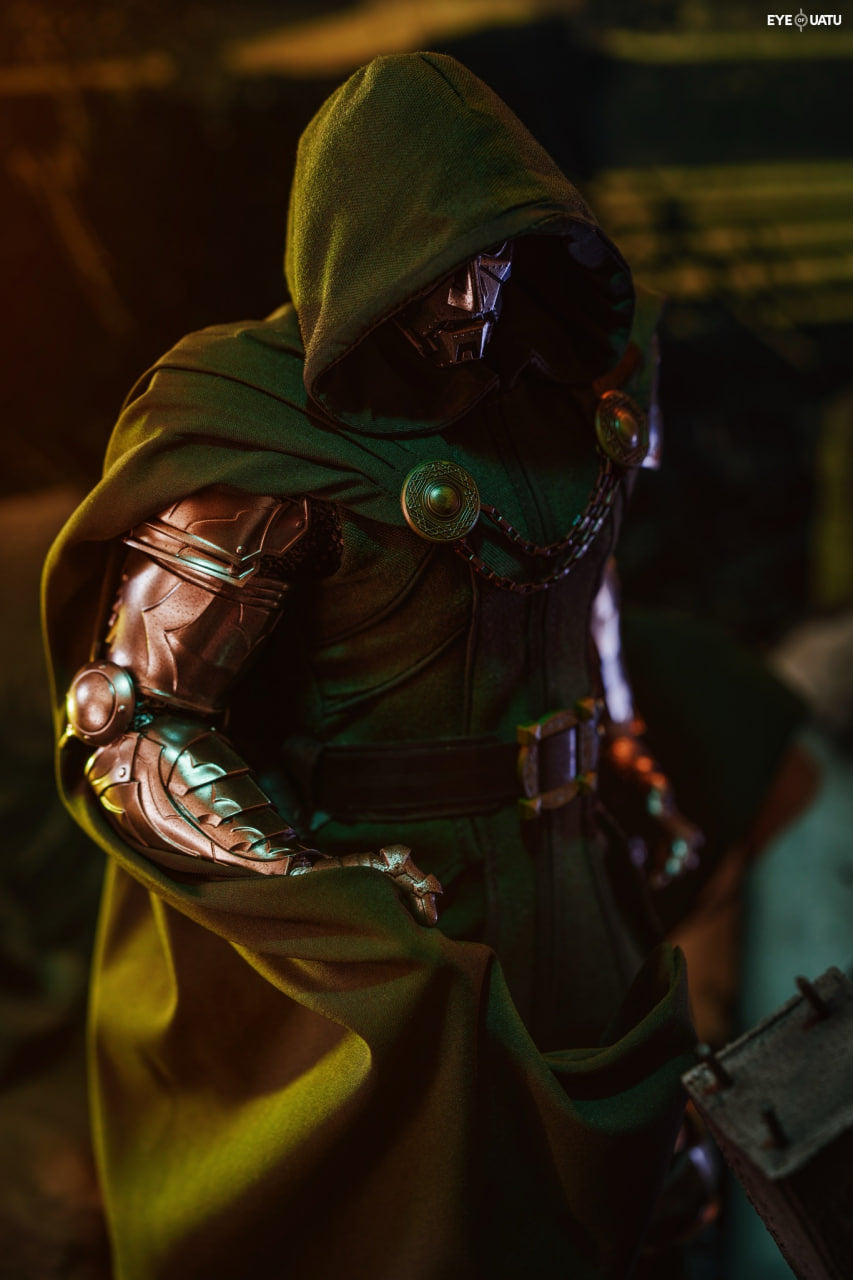 READY🔥Hot Toys CMS022B Marvel Comics 1/6th Scale Doctor Doom Collectible Figure Special Edition
