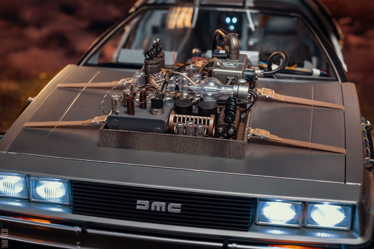 Pre-Owned(95% New)🔥Hot Toys MMS738 BACK TO THE FUTURE III 1/6 DELOREAN TIME MACHINE