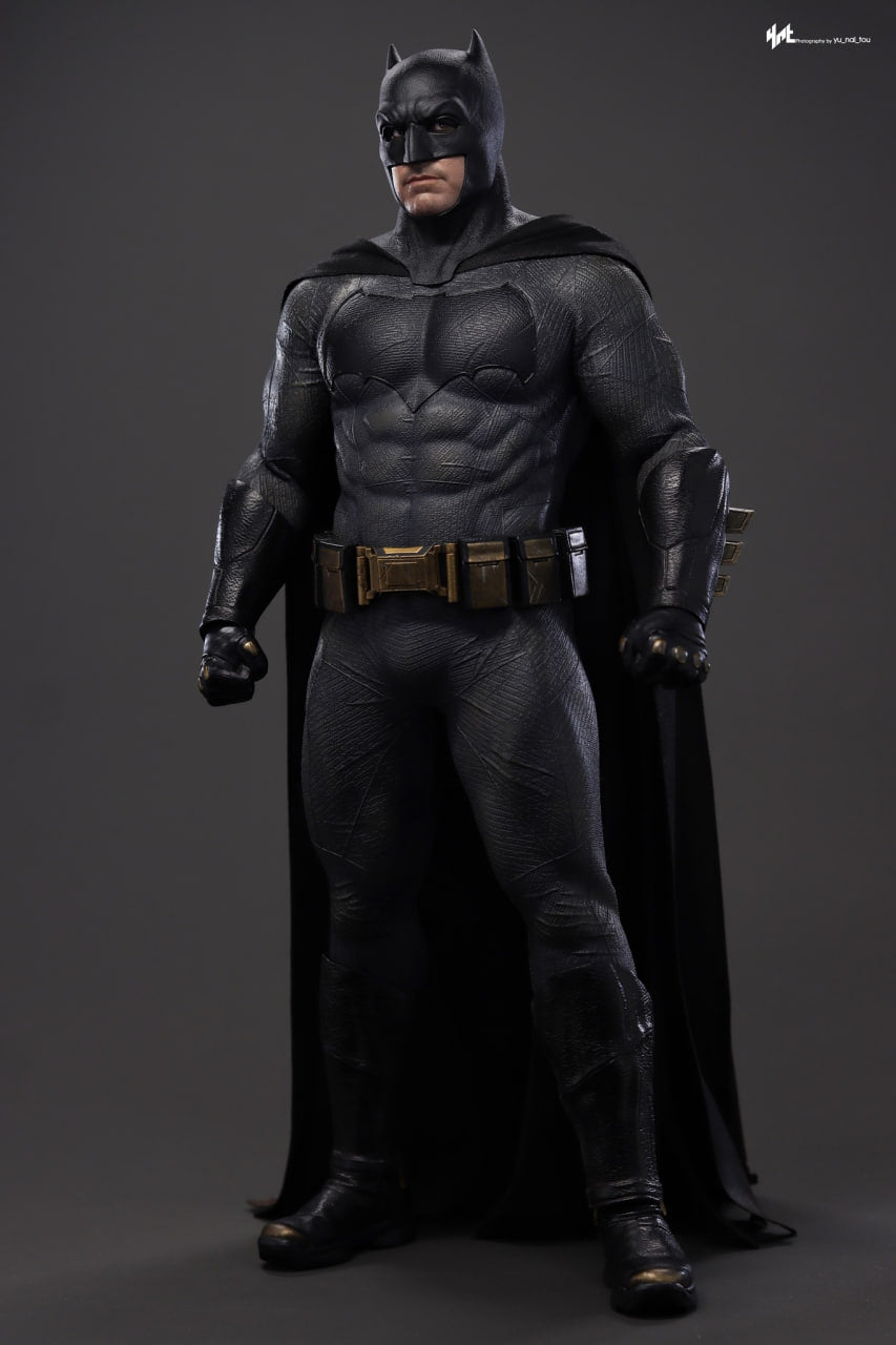 READY🔥Hot Toys MMS732 Batman v Superman: Dawn of Justice - 1/6th scale Batman (2.0) Collectible Figure (Deluxe Version)