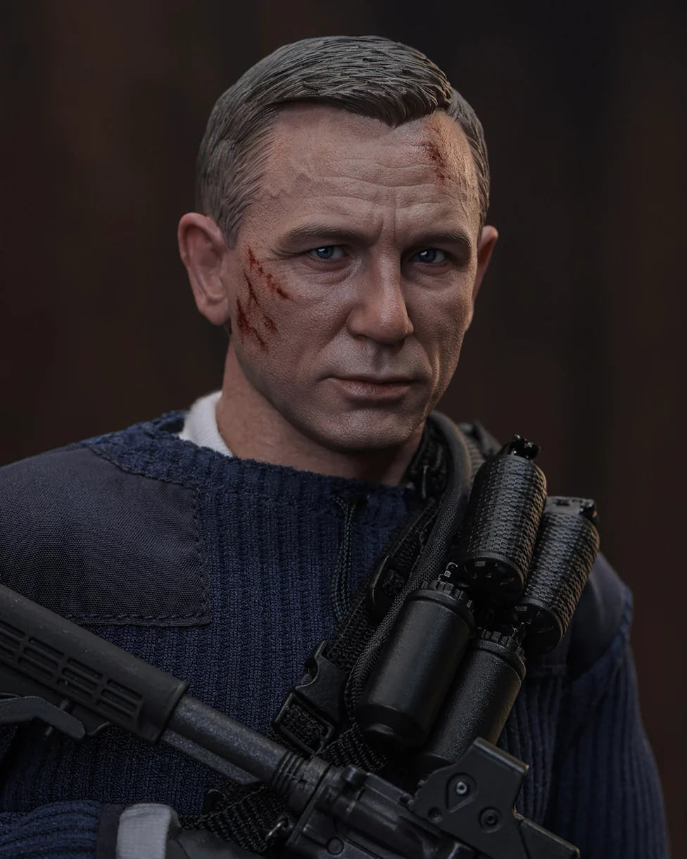 READY🔥Hot Toys MMS804 No Time To Die 1/6th scale James Bond (Commando Outfit) Collectible Figure