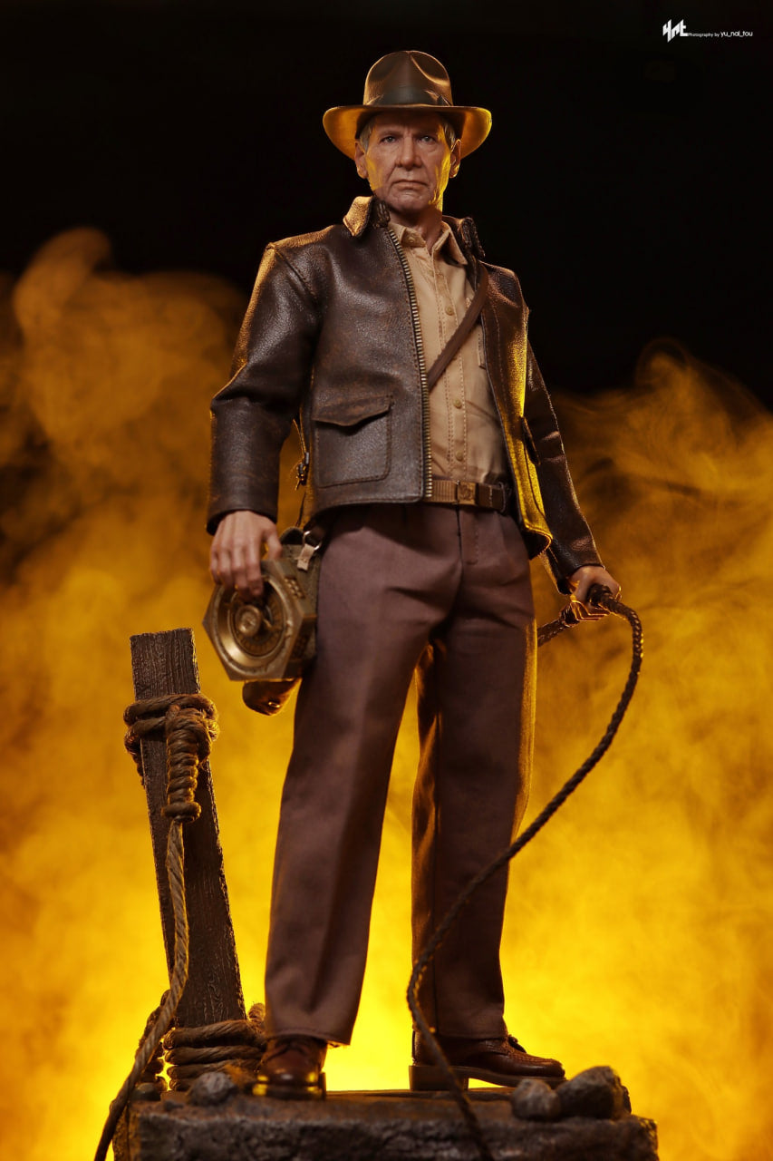 READY🔥Hot Toys MMS717 Indiana Jones and the Dial of Destiny – Indiana Jones (Deluxe Version)