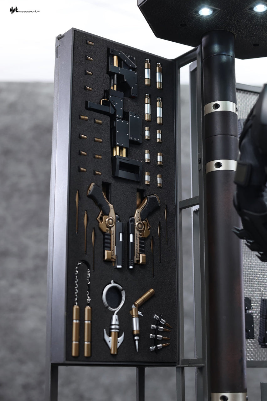 🔥Hot Toys MMS750 Batman The Dark Knight - 1/6th scale Batman Armory with Bruce Wayne (2.0) Collectible Set