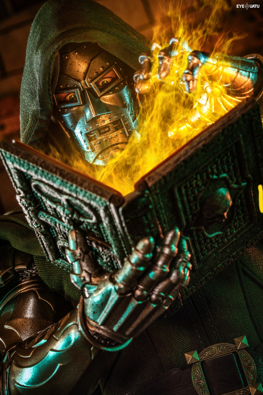 READY🔥Hot Toys CMS022B Marvel Comics 1/6th Scale Doctor Doom Collectible Figure Special Edition