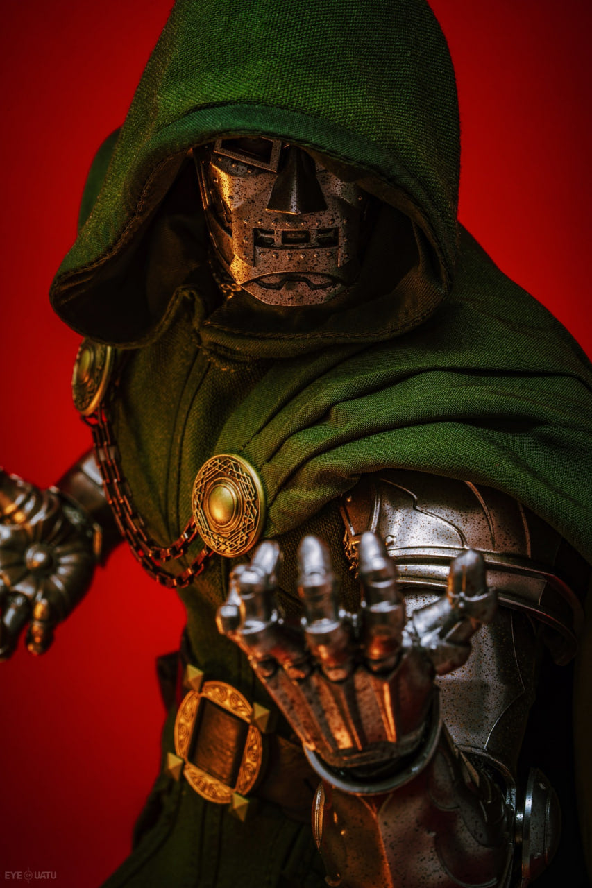 READY🔥Hot Toys CMS022B Marvel Comics 1/6th Scale Doctor Doom Collectible Figure Special Edition