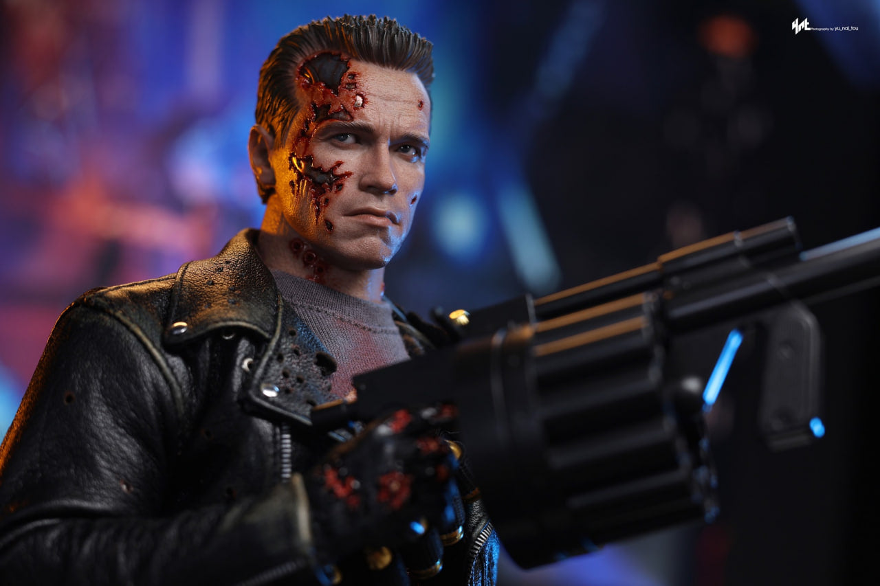 🔥Hot Toys DX46 Terminator 2: Judgment Day T-800 (Battle Damaged Version 2.0) 1/6th scale Collectible Figure