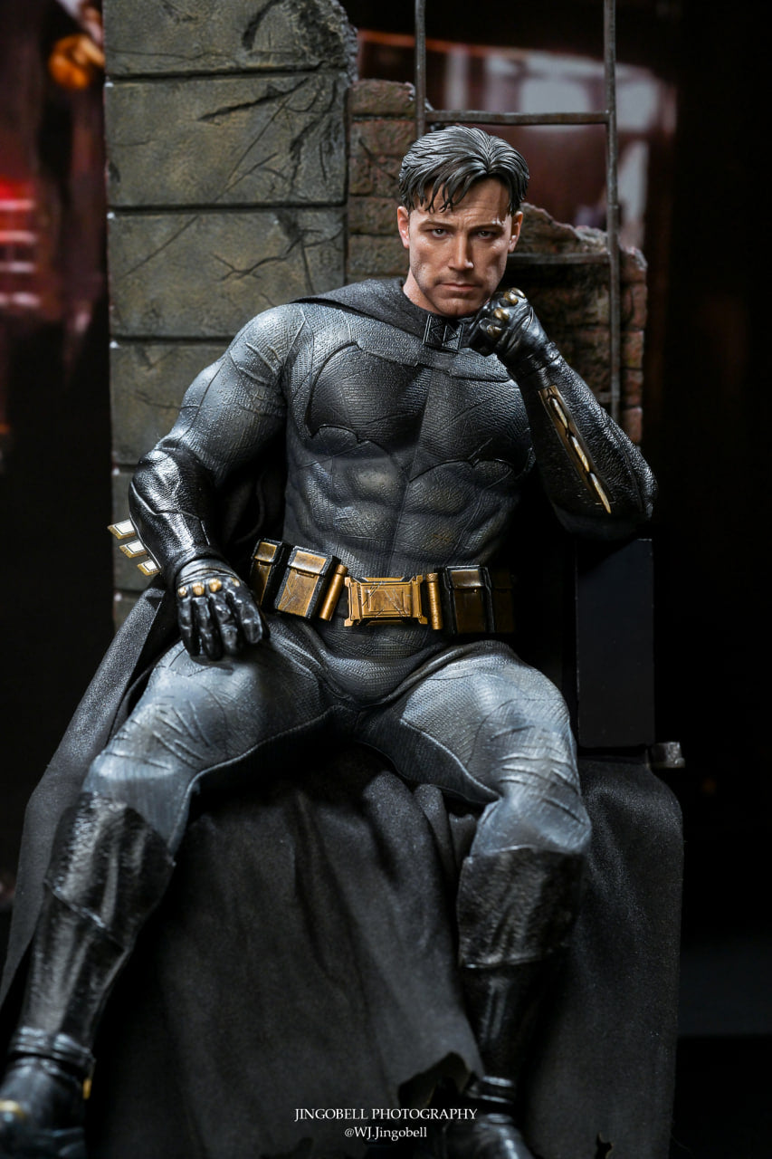 READY🔥Hot Toys MMS732 Batman v Superman: Dawn of Justice - 1/6th scale Batman (2.0) Collectible Figure (Deluxe Version)