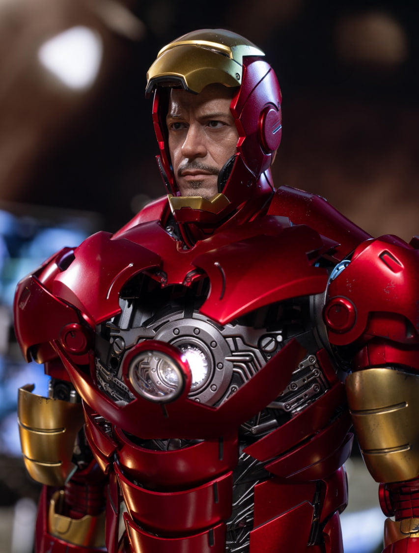 READY🔥Hot Toys MMS825D72B Iron Man 1/6th scale Iron Man Mark III (Armor Suit Up Version) Collectible Figure Special Edition