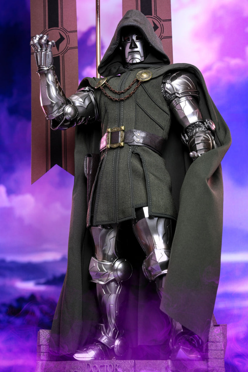 READY🔥Hot Toys CMS022B Marvel Comics 1/6th Scale Doctor Doom Collectible Figure Special Edition