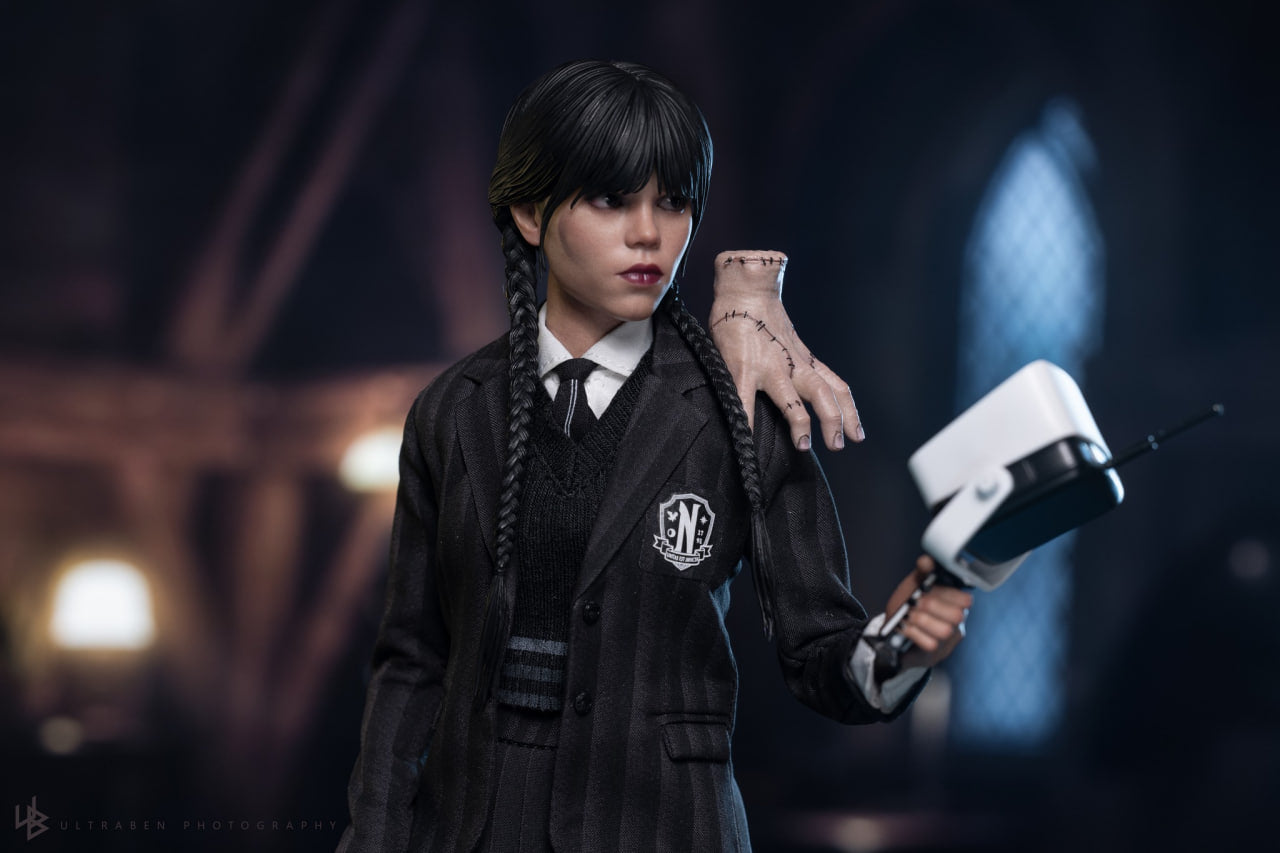 READY🔥Hot Toys TMS135 Wednesday - 1/6th scale Wednesday Collectible Figure