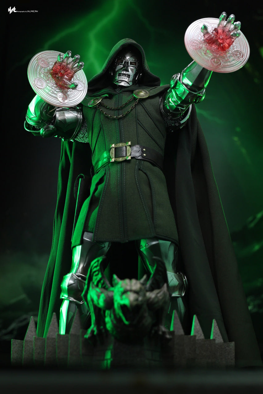 READY🔥Hot Toys CMS022B Marvel Comics 1/6th Scale Doctor Doom Collectible Figure Special Edition