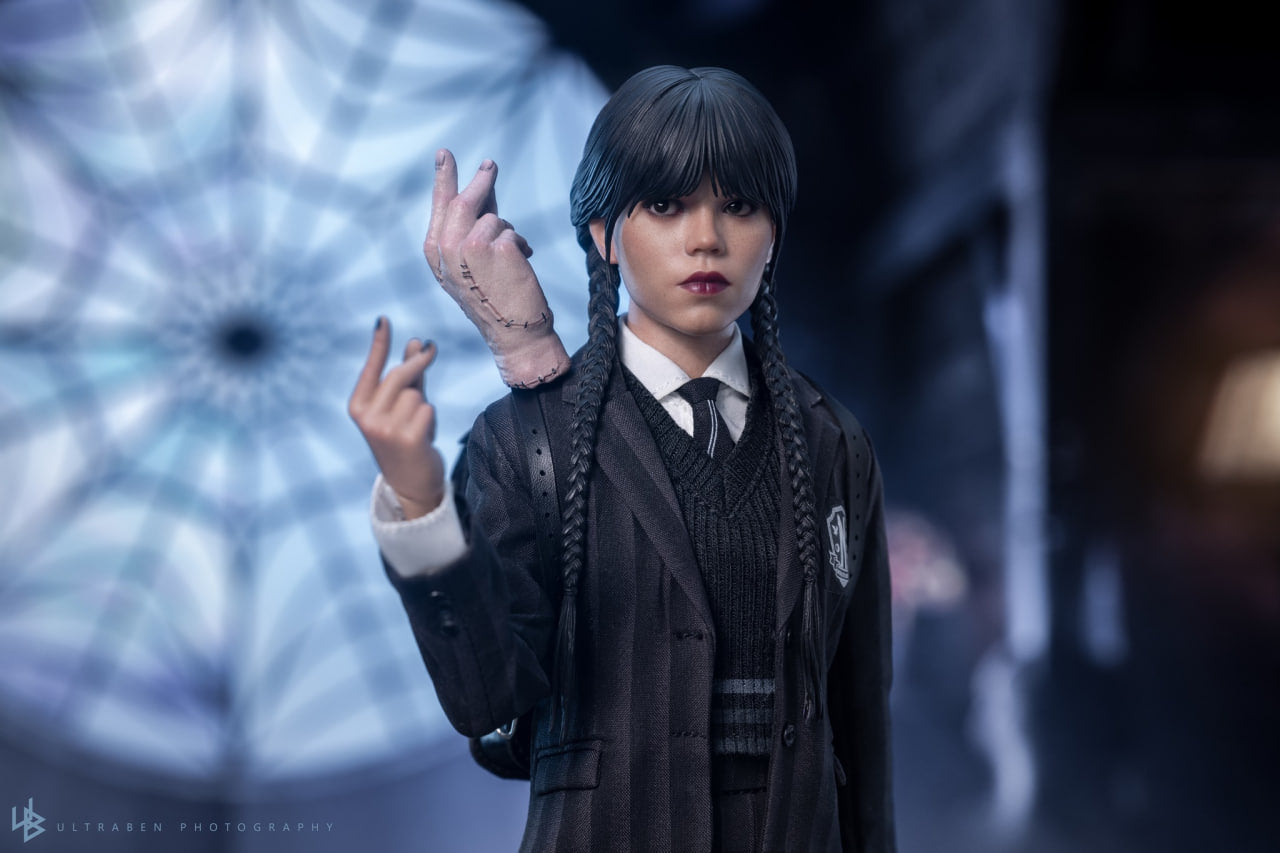 READY🔥Hot Toys TMS135 Wednesday - 1/6th scale Wednesday Collectible Figure