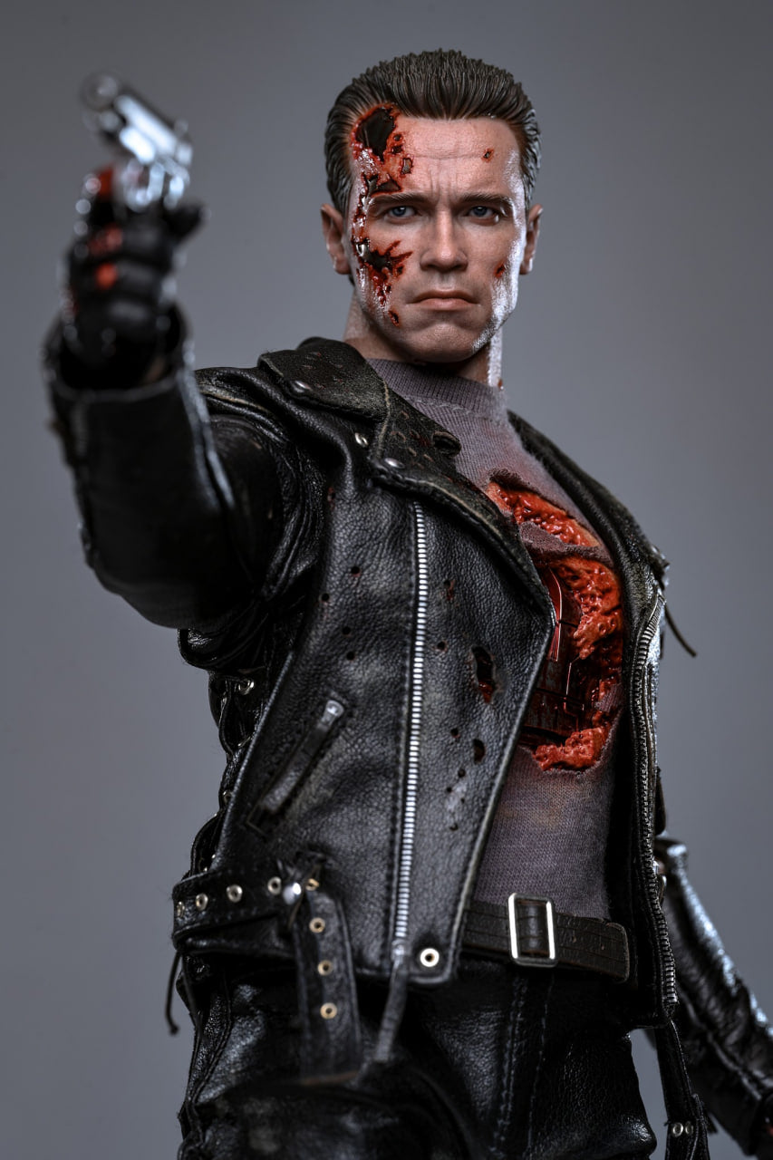 🔥Hot Toys DX46 Terminator 2: Judgment Day T-800 (Battle Damaged Version 2.0) 1/6th scale Collectible Figure