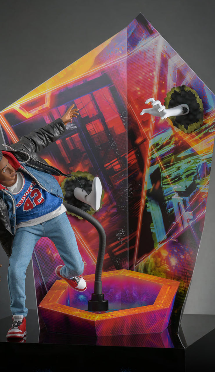 READY🔥Hot Toys MMS710B Spider-man: Across The Spiderverse – Miles Morales 1/6 Scale Collectible Figure (Rebel Base Exclusive)