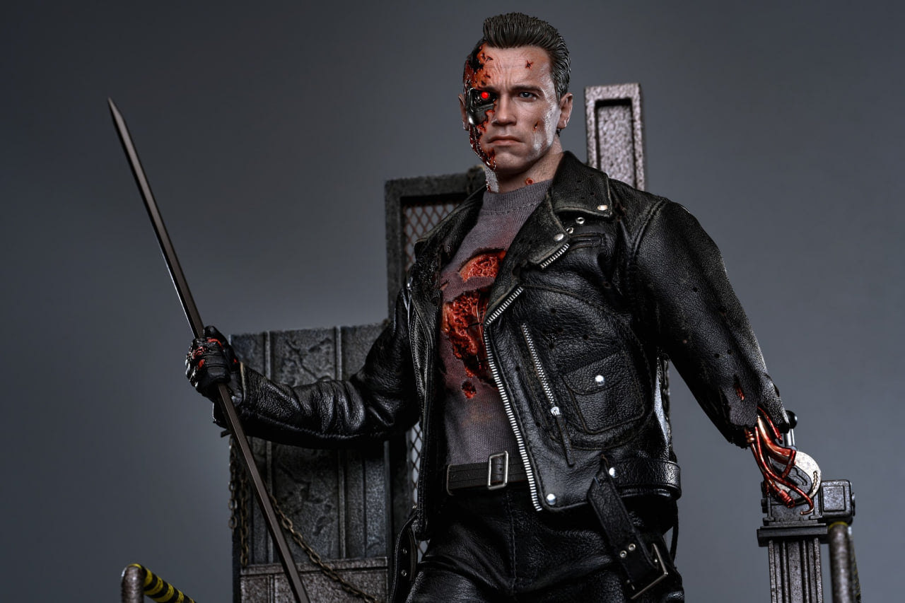 🔥Hot Toys DX46 Terminator 2: Judgment Day T-800 (Battle Damaged Version 2.0) 1/6th scale Collectible Figure