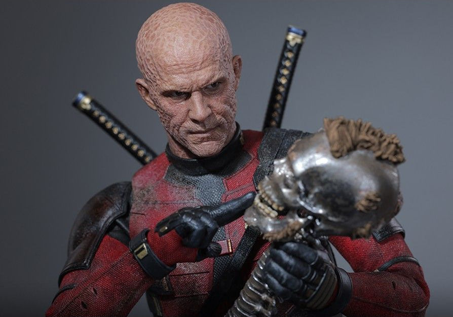 Pre-Owned🔥Hot Toys MMS782 Deadpool & Wolverine 1/6th scale Deadpool (Battling Version) Collectible Figure