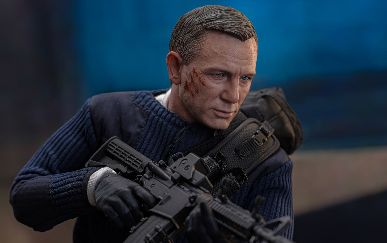 READY🔥Hot Toys MMS804 No Time To Die 1/6th scale James Bond (Commando Outfit) Collectible Figure