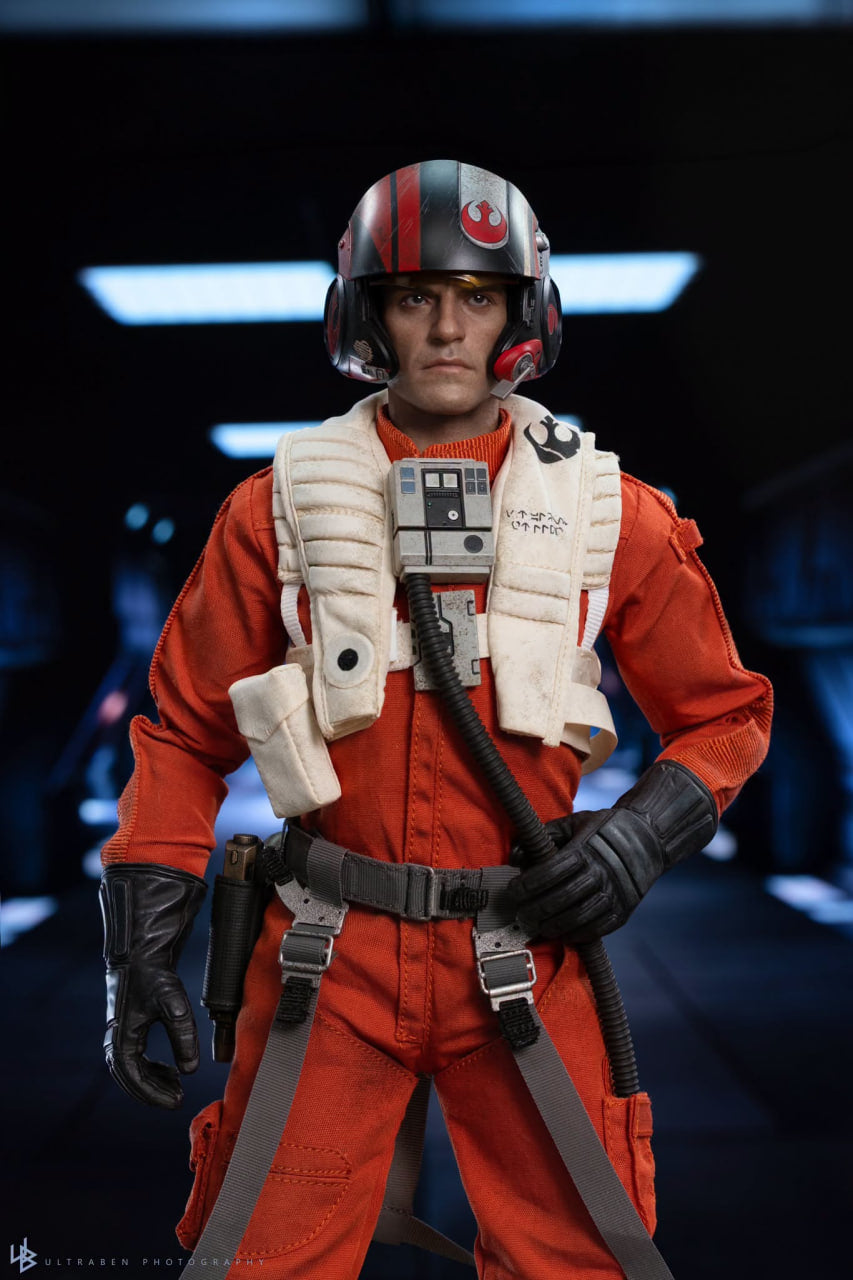 READY🔥Hot Toys MMS806 Star Wars The Force Awakens 1/6th scale Poe Dameron Collectible Figure