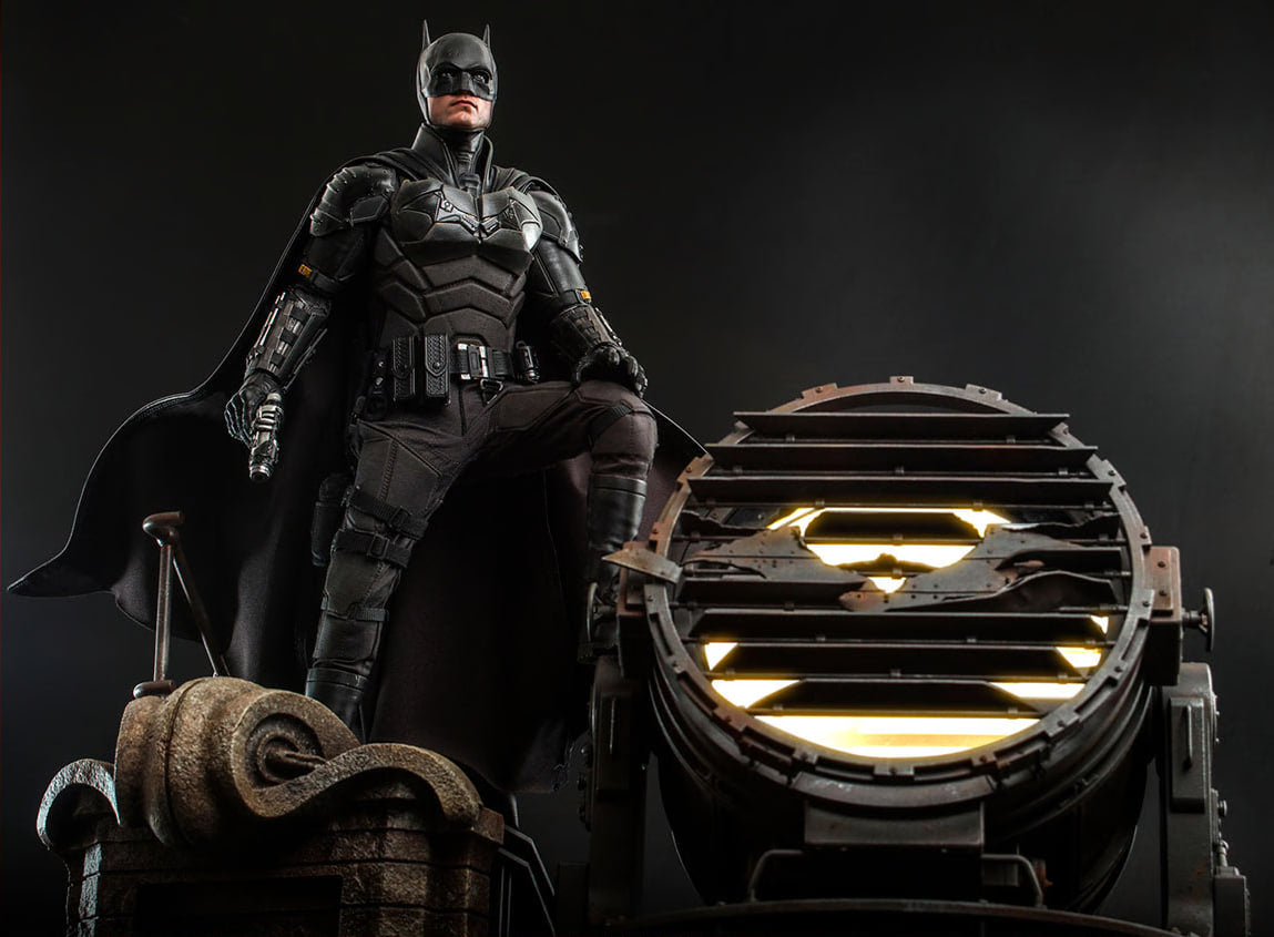 Hot Toys MMS641 Batman and Bat-Signal 1/6 Scale Collectible Set Hot Toys MMS641 Batman and Bat-Signal 1/6 Scale Collectible Set