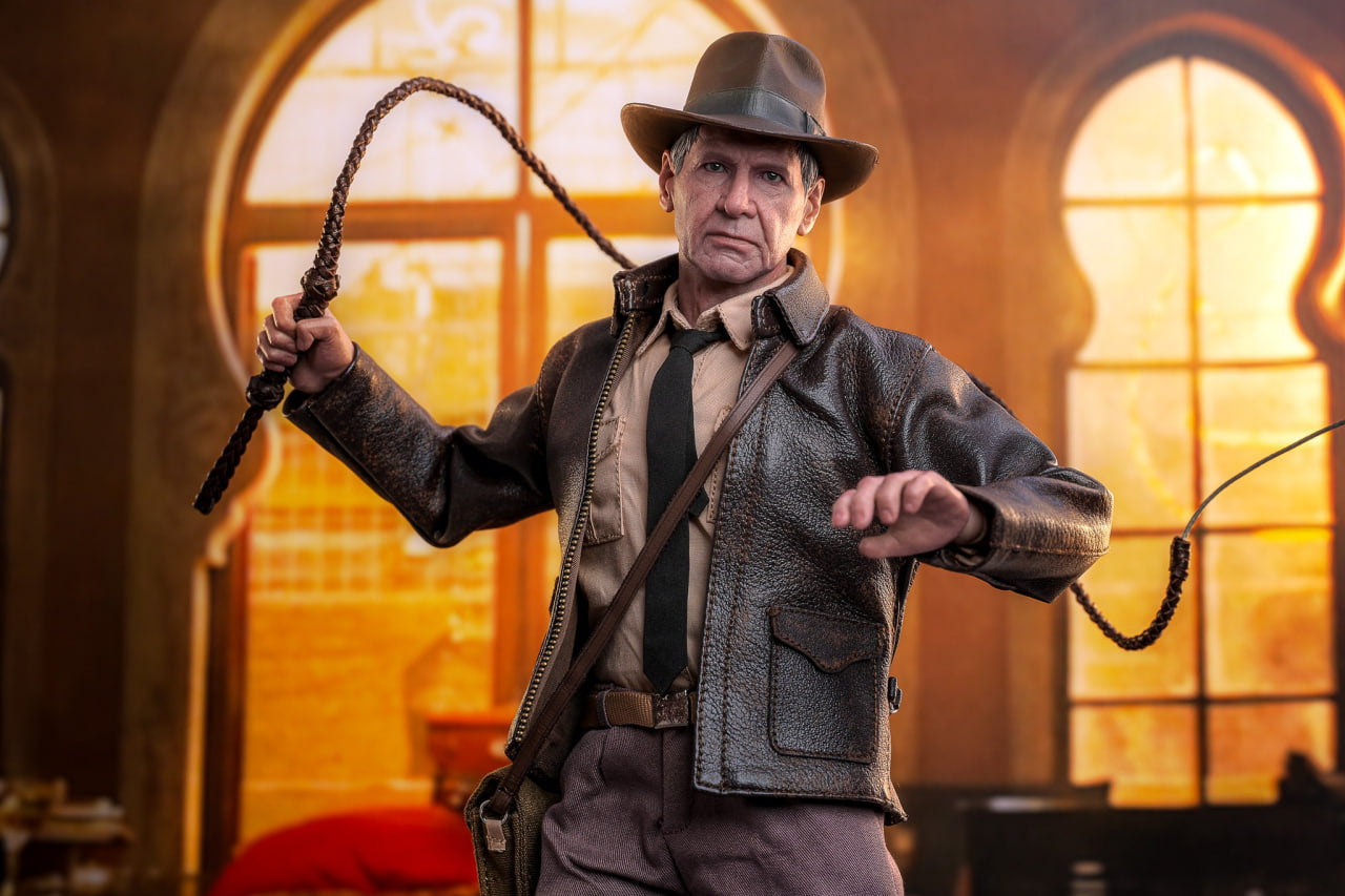 READY🔥Hot Toys MMS717 Indiana Jones and the Dial of Destiny – Indiana Jones (Deluxe Version)