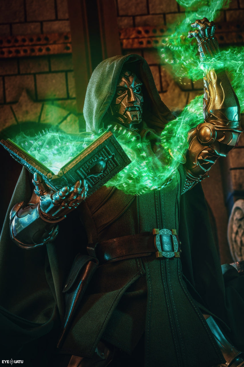 READY🔥Hot Toys CMS022B Marvel Comics 1/6th Scale Doctor Doom Collectible Figure Special Edition