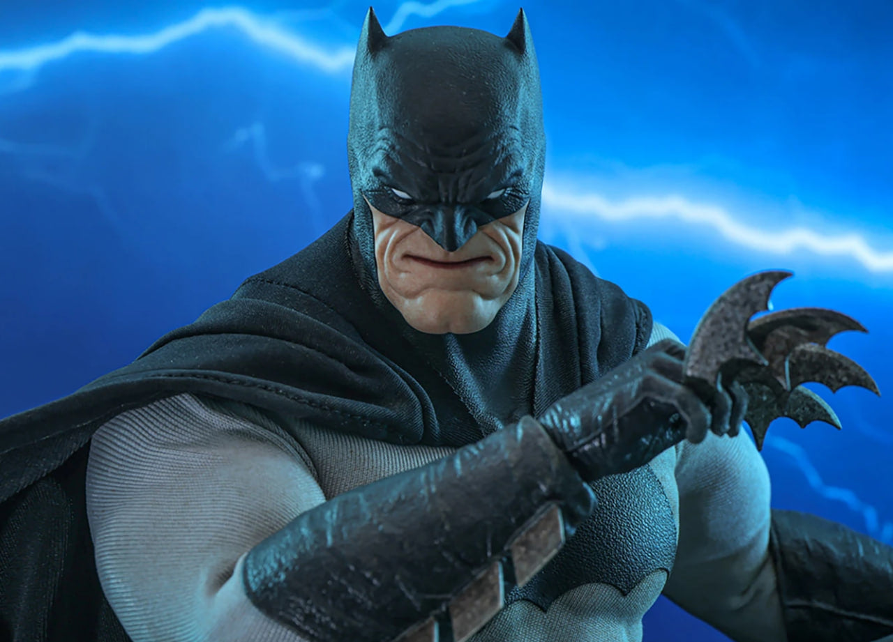 Preorderš„Hot Toys CMS024 DC Comic Batman The Dark Knight Returns Batman 1/6 Scale Collectible Figure