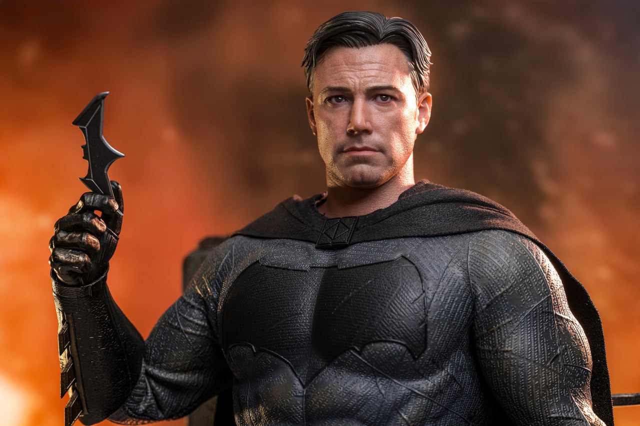 READY🔥Hot Toys MMS732 Batman v Superman: Dawn of Justice - 1/6th scale Batman (2.0) Collectible Figure (Deluxe Version)