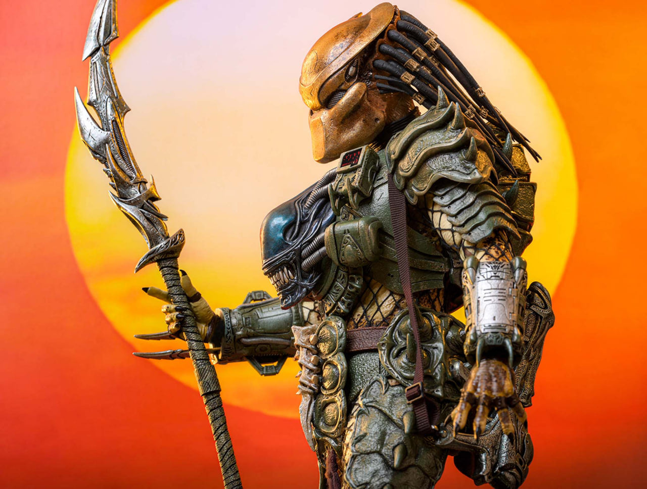Preorder🔥Hot Toys CMS029B Predator 1/6th scale Broken Tusk Predator Collectible Figure (Special Edition)