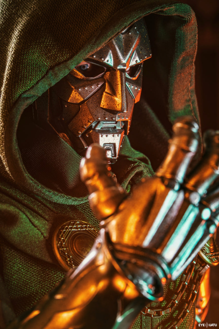 READY🔥Hot Toys CMS022B Marvel Comics 1/6th Scale Doctor Doom Collectible Figure Special Edition