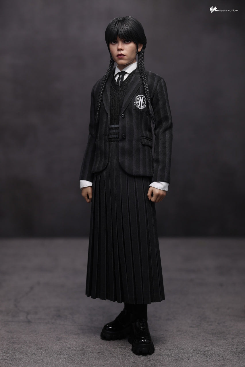 READY🔥Hot Toys TMS135 Wednesday - 1/6th scale Wednesday Collectible Figure