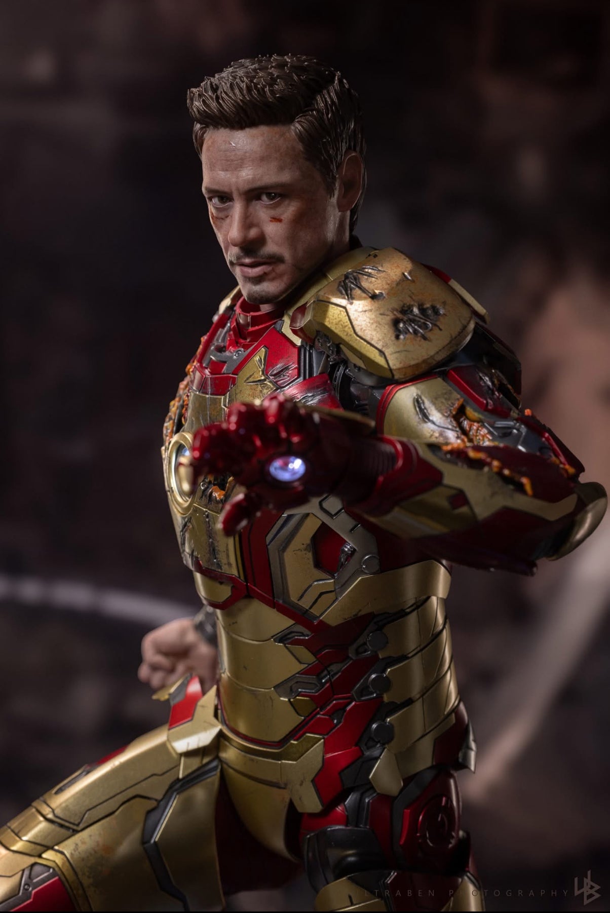 READY🔥Hot Toys MMS759D66B Marvel Ironman 3 Ironman Mark 42 (2.0) 1/6 Scale Collectible Figure (Deluxe Version) Special Edition