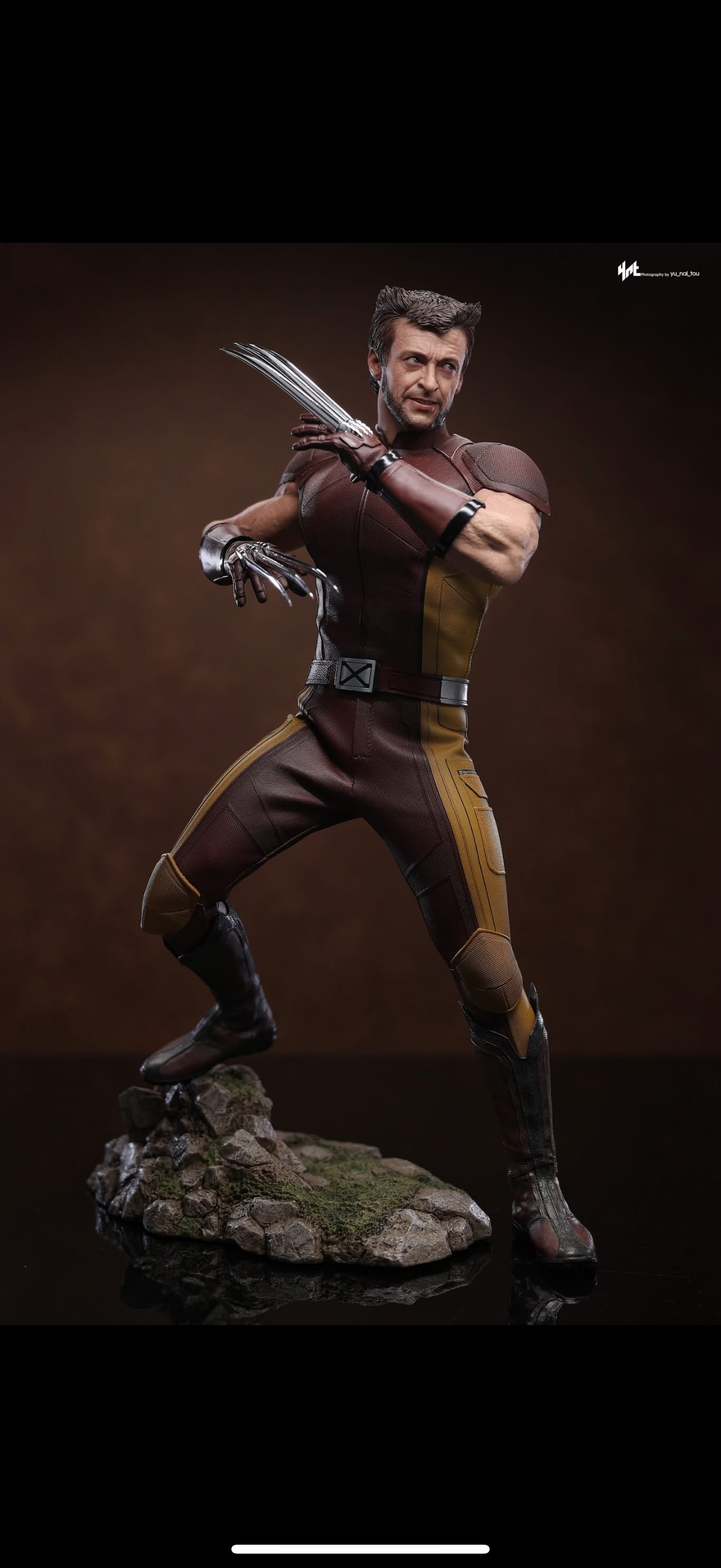 READY🔥Hot Toys MMS831 Deadpool & Wolverine 1/6th scale Wolverine (Classic Brown and Tan) Collectible Figure [Hot Toys Exclusive]