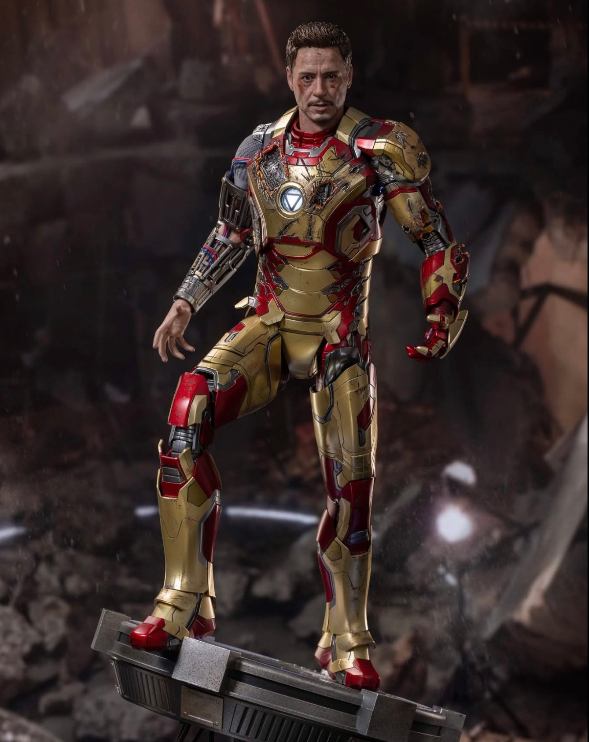 READY🔥Hot Toys MMS759D66B Marvel Ironman 3 Ironman Mark 42 (2.0) 1/6 Scale Collectible Figure (Deluxe Version) Special Edition