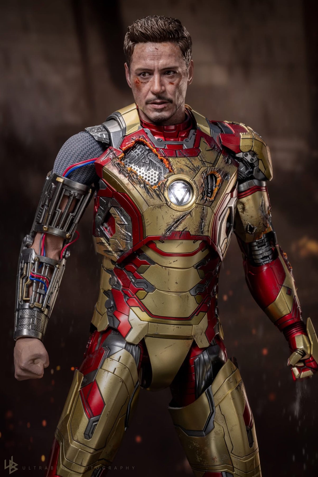 READY🔥Hot Toys MMS759D66B Marvel Ironman 3 Ironman Mark 42 (2.0) 1/6 Scale Collectible Figure (Deluxe Version) Special Edition