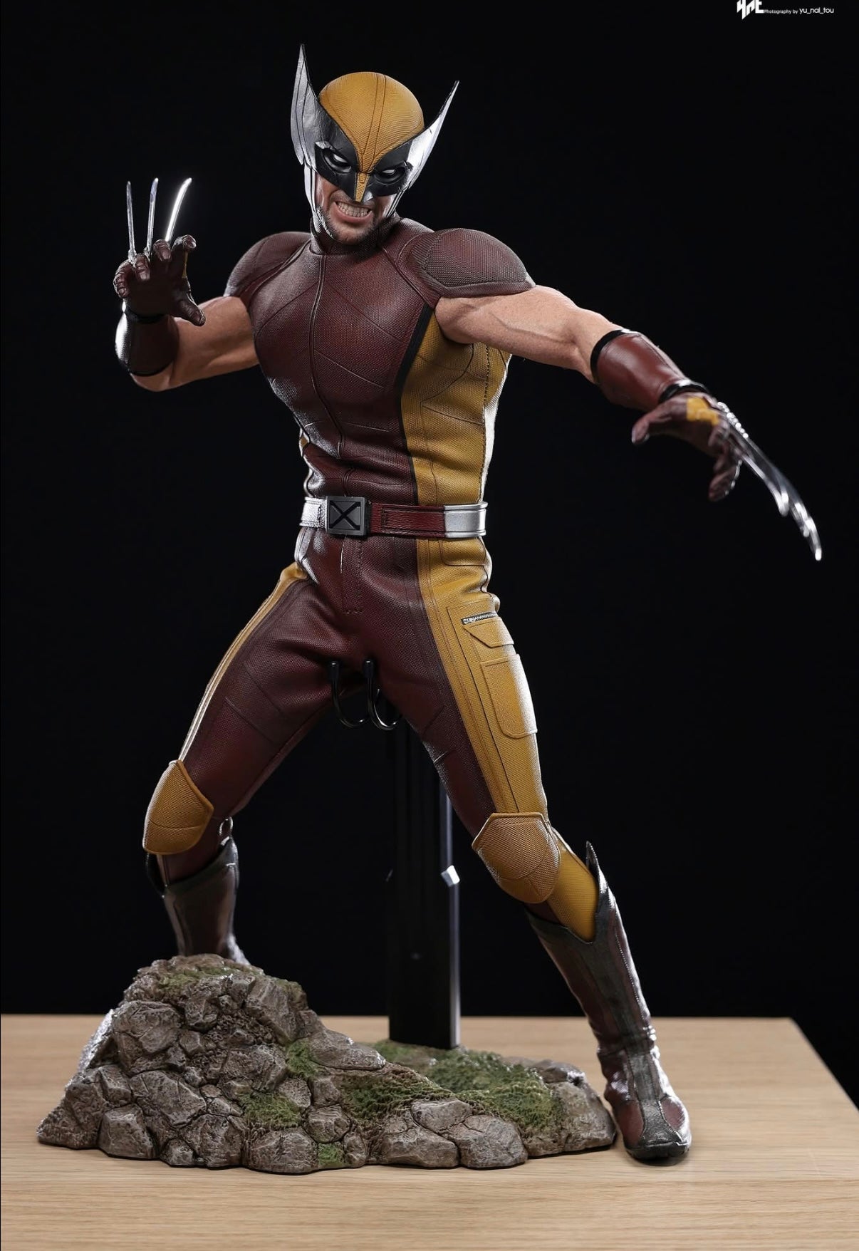 READY🔥Hot Toys MMS831 Deadpool & Wolverine 1/6th scale Wolverine (Classic Brown and Tan) Collectible Figure [Hot Toys Exclusive]